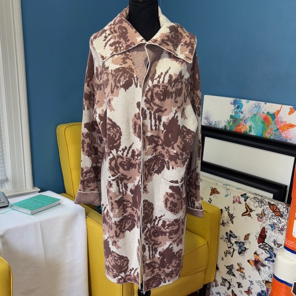 Greige Sweaters - Floral Patterned long sweater cardigan  woman size large
